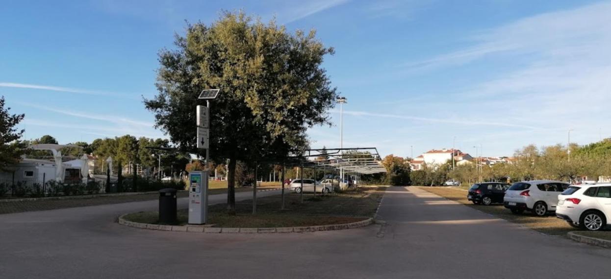 City Center Coastal Escape - Apartments With Sea View Or Cozy Room Novigrad Istria 외부 사진