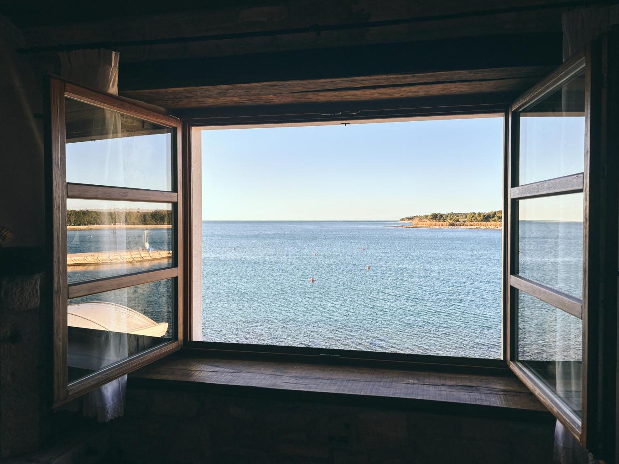 City Center Coastal Escape - Apartments With Sea View Or Cozy Room Novigrad Istria 외부 사진