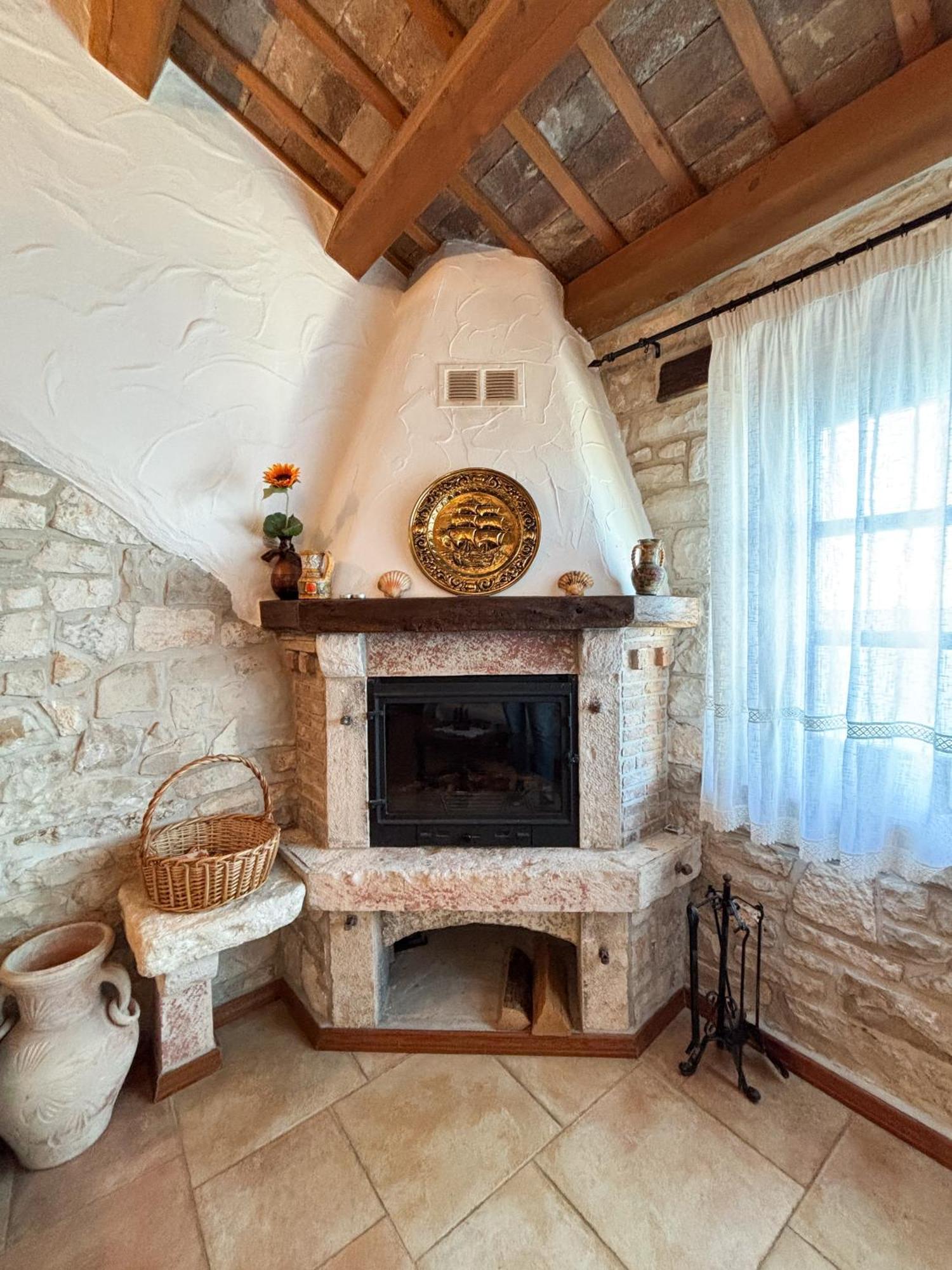 City Center Coastal Escape - Apartments With Sea View Or Cozy Room Novigrad Istria 외부 사진