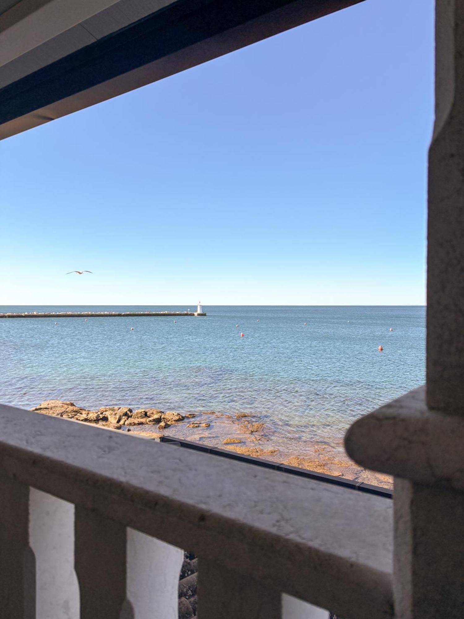 City Center Coastal Escape - Apartments With Sea View Or Cozy Room Novigrad Istria 외부 사진