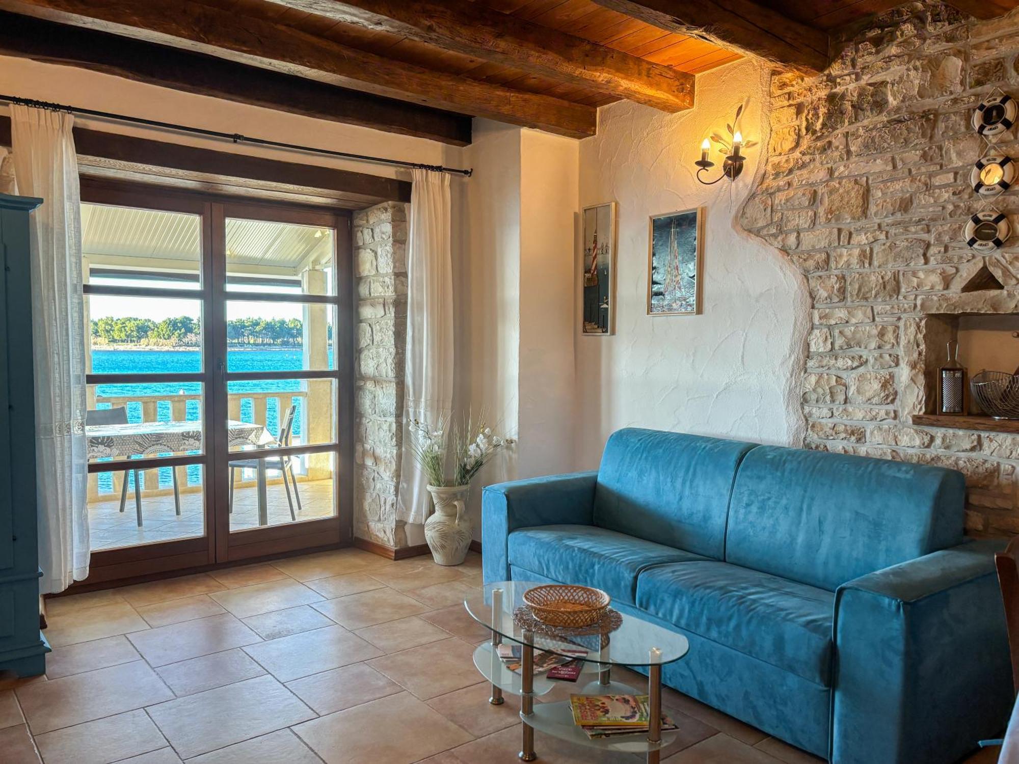 City Center Coastal Escape - Apartments With Sea View Or Cozy Room Novigrad Istria 외부 사진