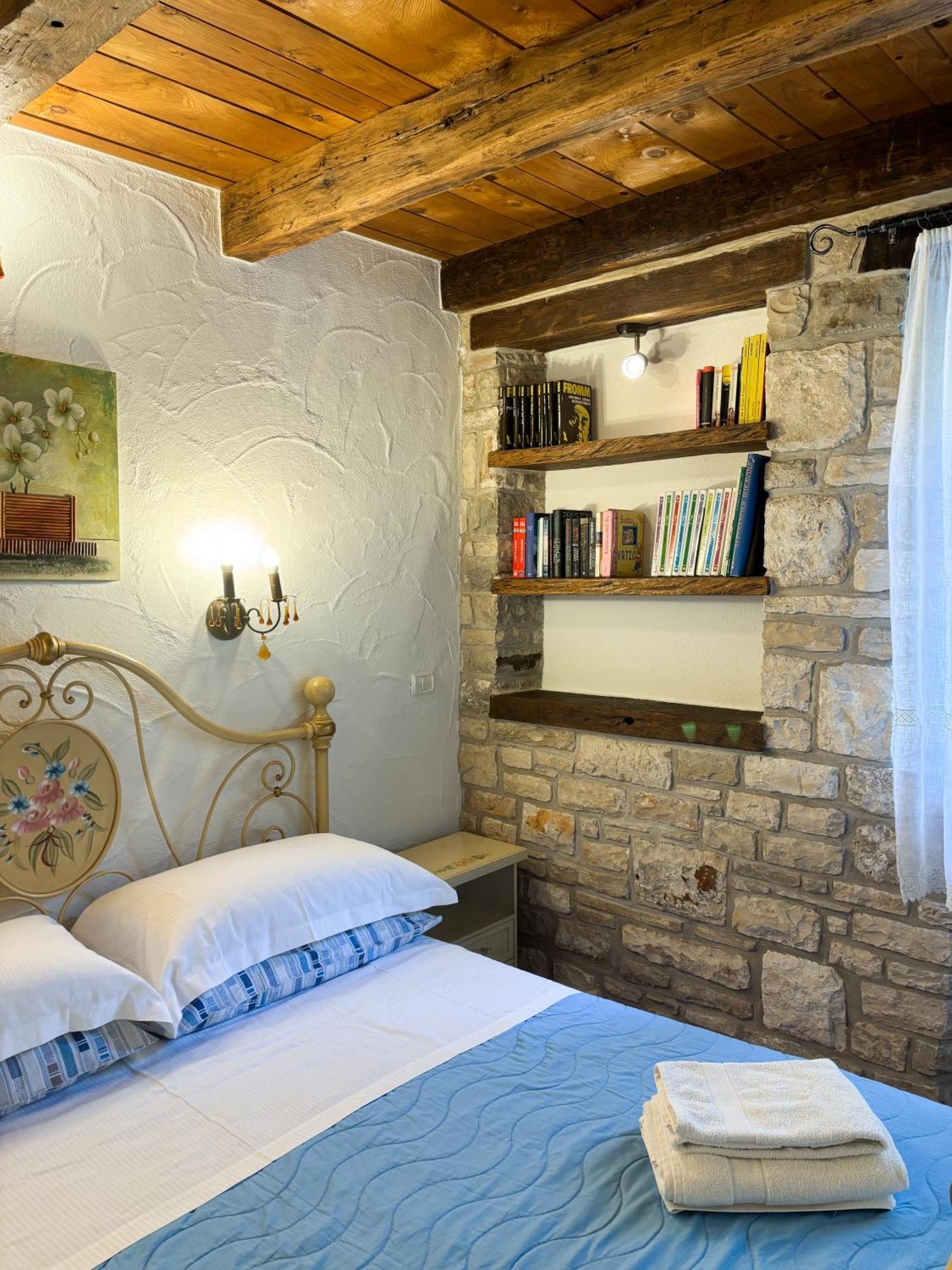 City Center Coastal Escape - Apartments With Sea View Or Cozy Room Novigrad Istria 외부 사진
