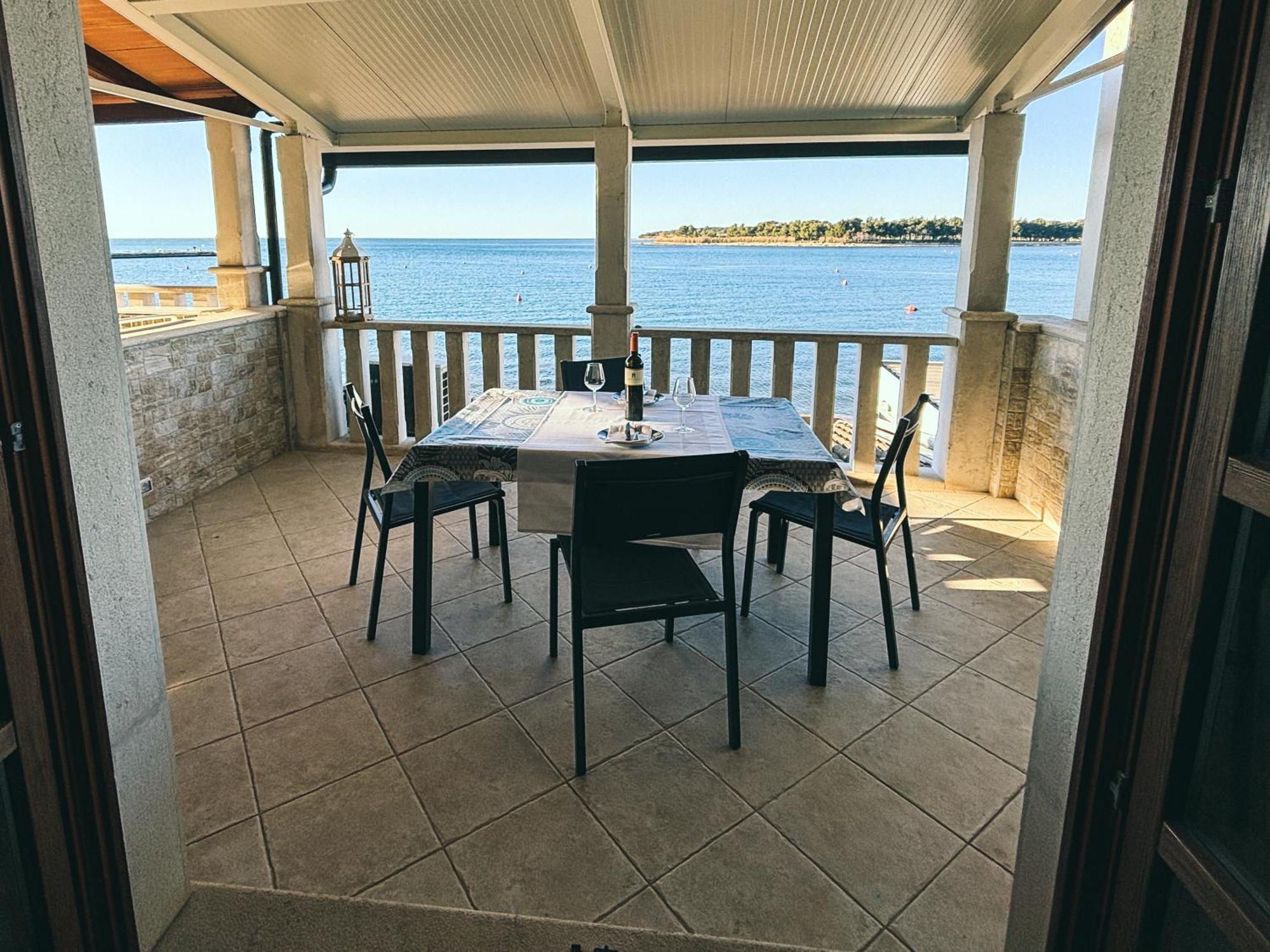City Center Coastal Escape - Apartments With Sea View Or Cozy Room Novigrad Istria 외부 사진
