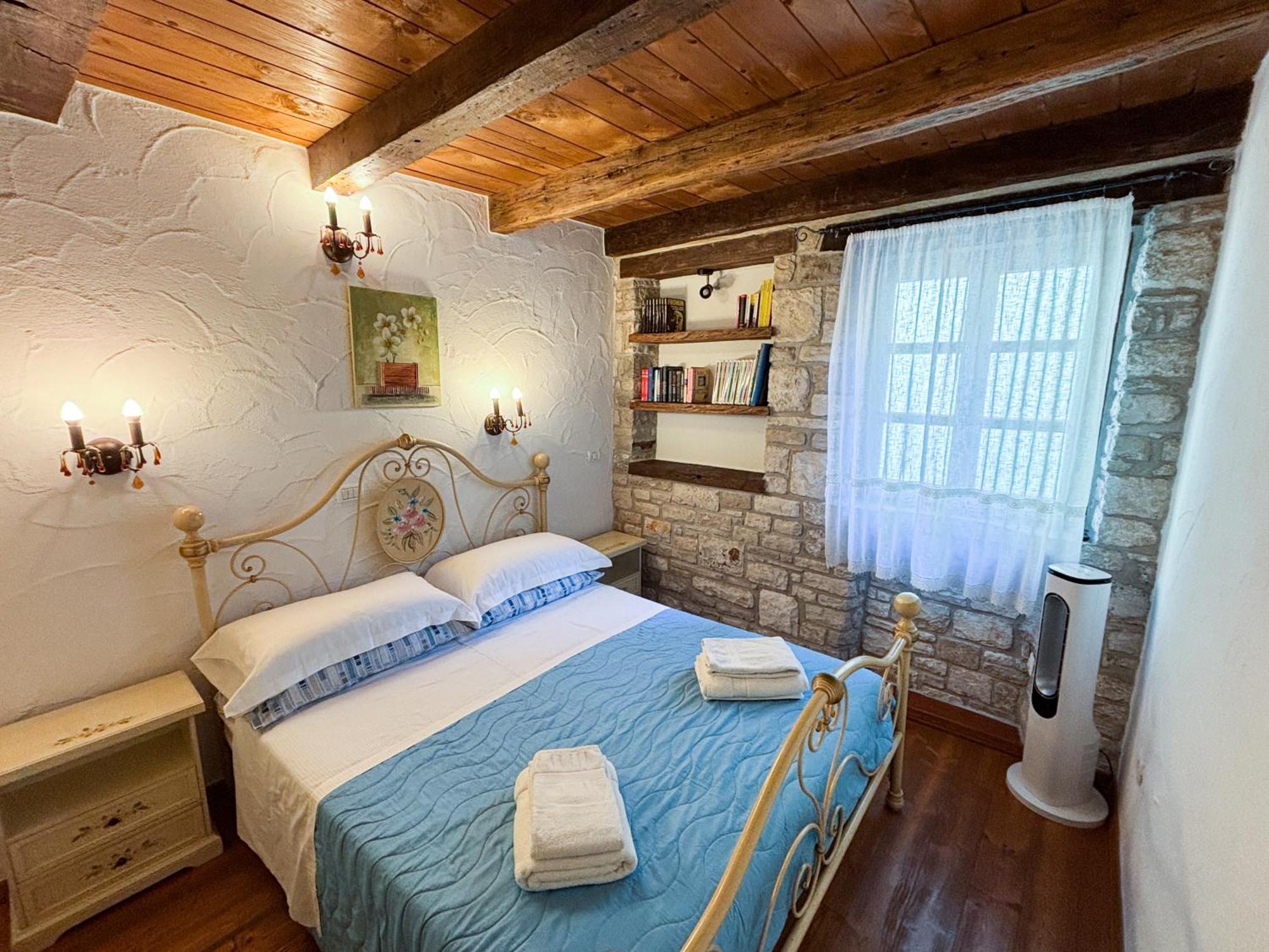 City Center Coastal Escape - Apartments With Sea View Or Cozy Room Novigrad Istria 외부 사진