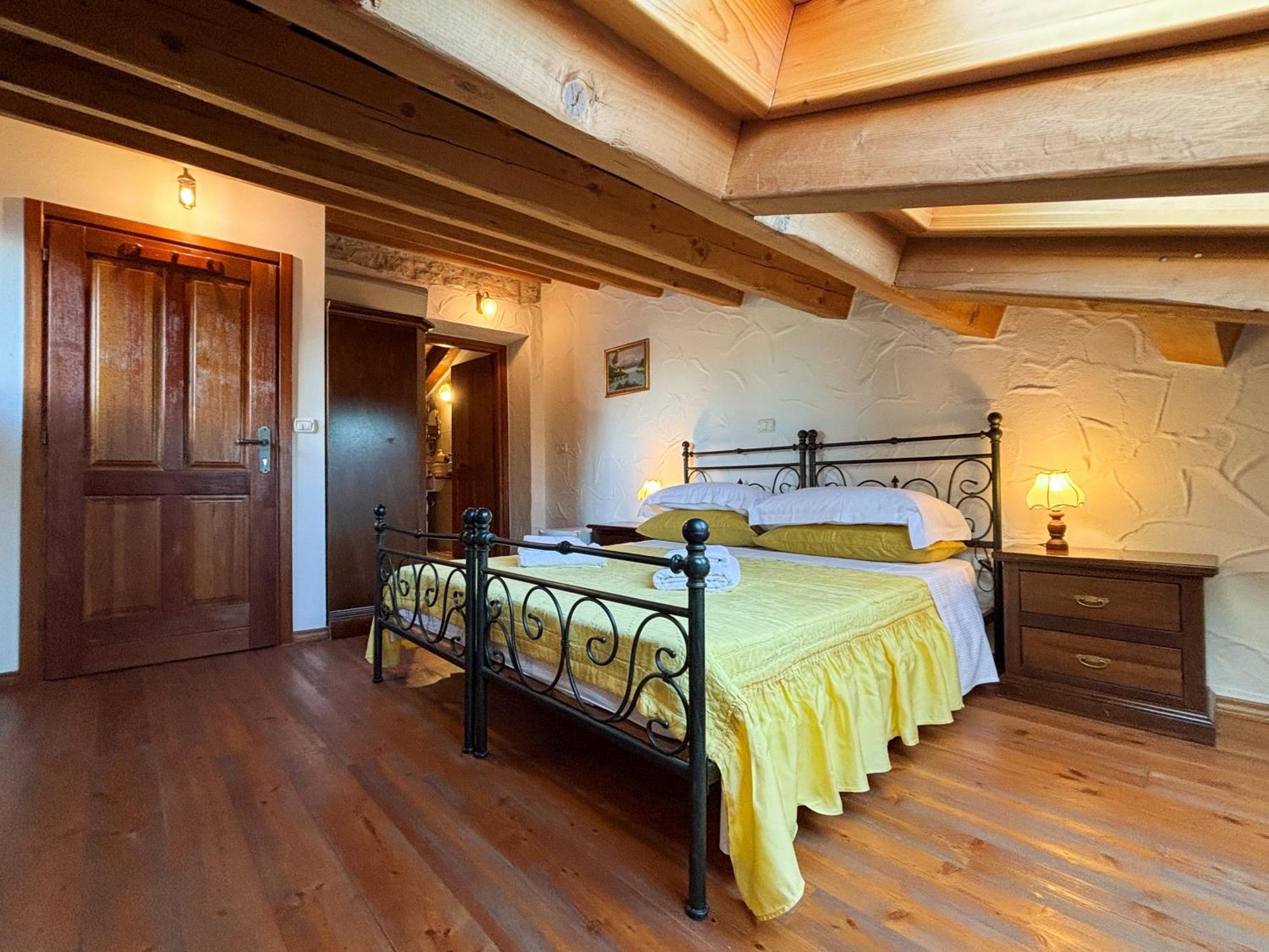 City Center Coastal Escape - Apartments With Sea View Or Cozy Room Novigrad Istria 외부 사진