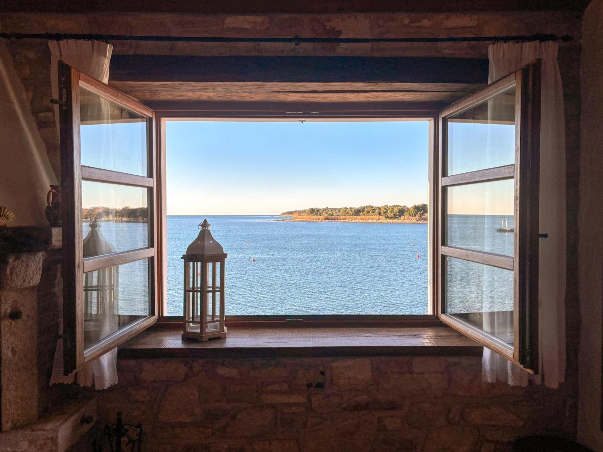 City Center Coastal Escape - Apartments With Sea View Or Cozy Room Novigrad Istria 외부 사진
