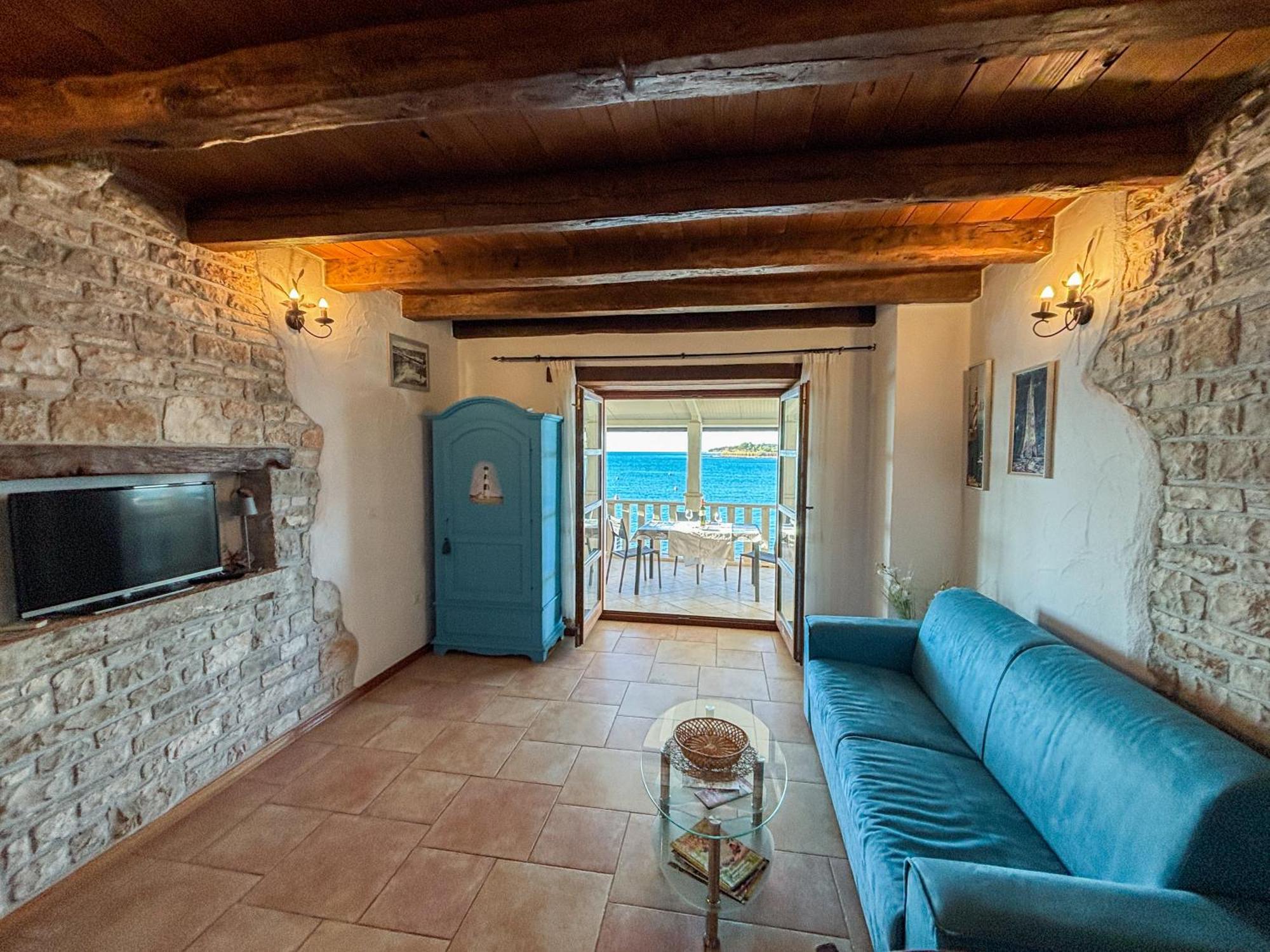 City Center Coastal Escape - Apartments With Sea View Or Cozy Room Novigrad Istria 외부 사진
