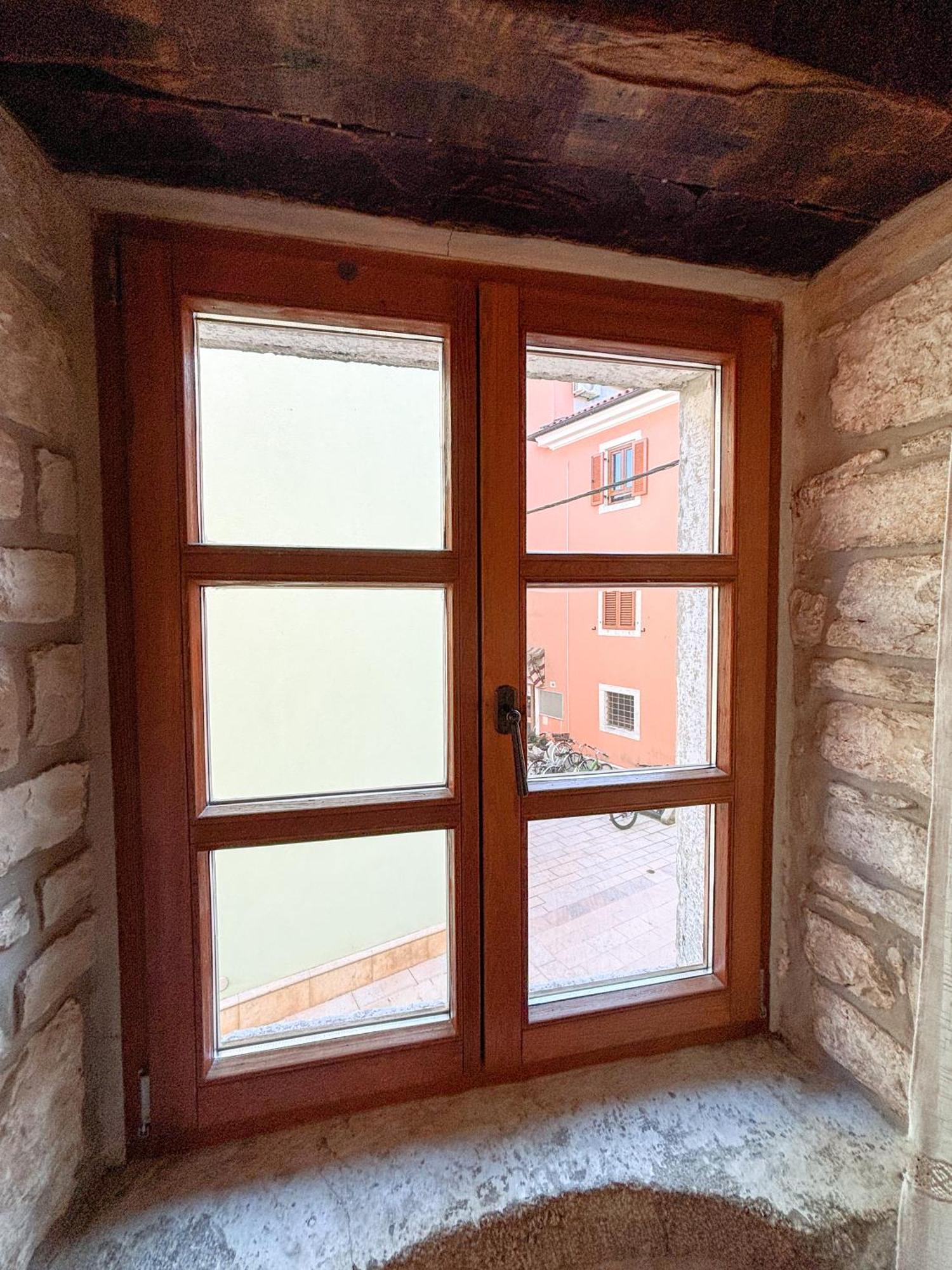 City Center Coastal Escape - Apartments With Sea View Or Cozy Room Novigrad Istria 외부 사진