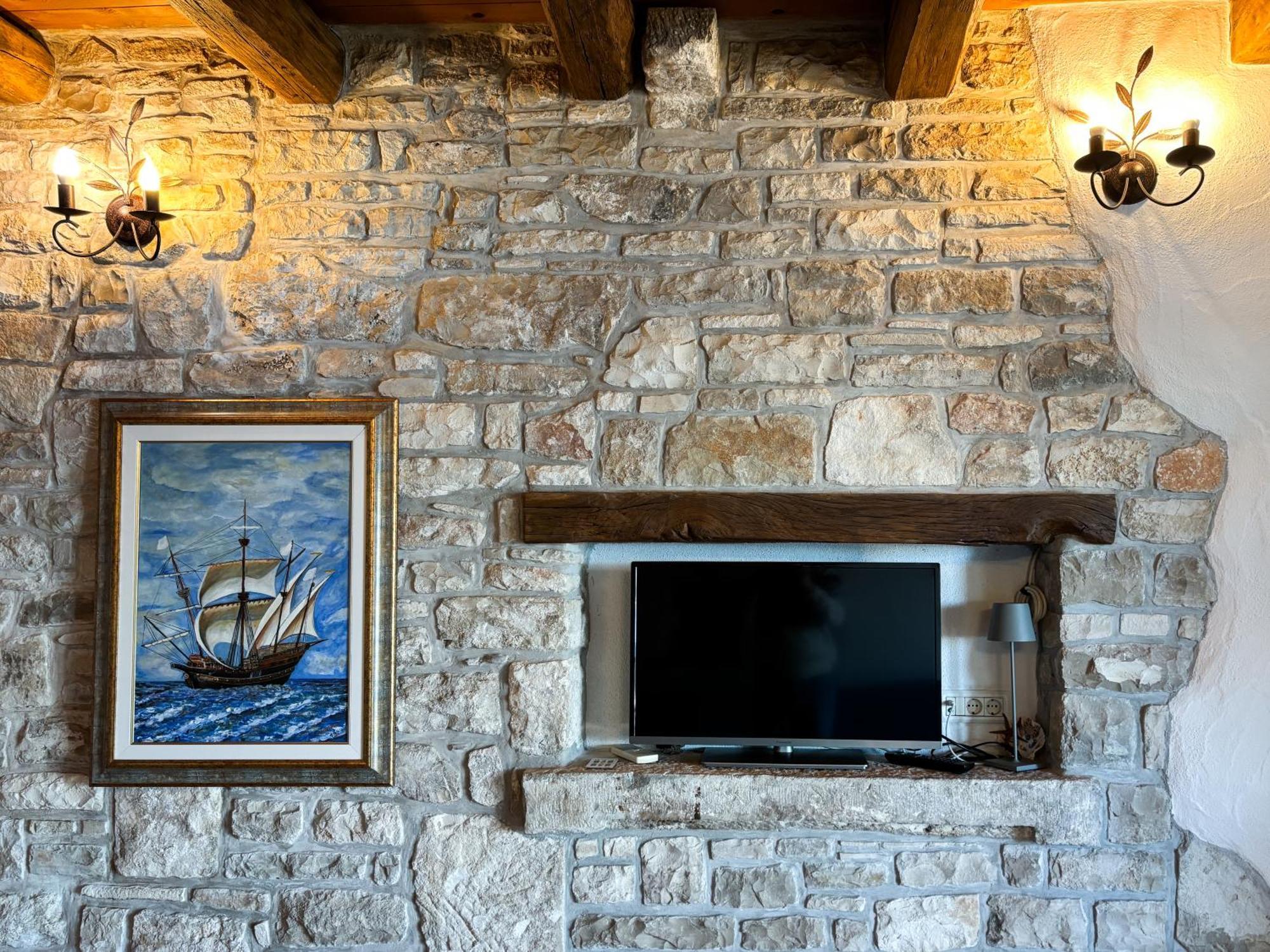 City Center Coastal Escape - Apartments With Sea View Or Cozy Room Novigrad Istria 외부 사진